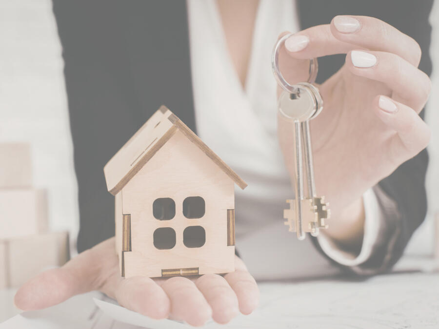 Immobilienbesichter:in Immowert24 Haus- und Schlüsselübergabe